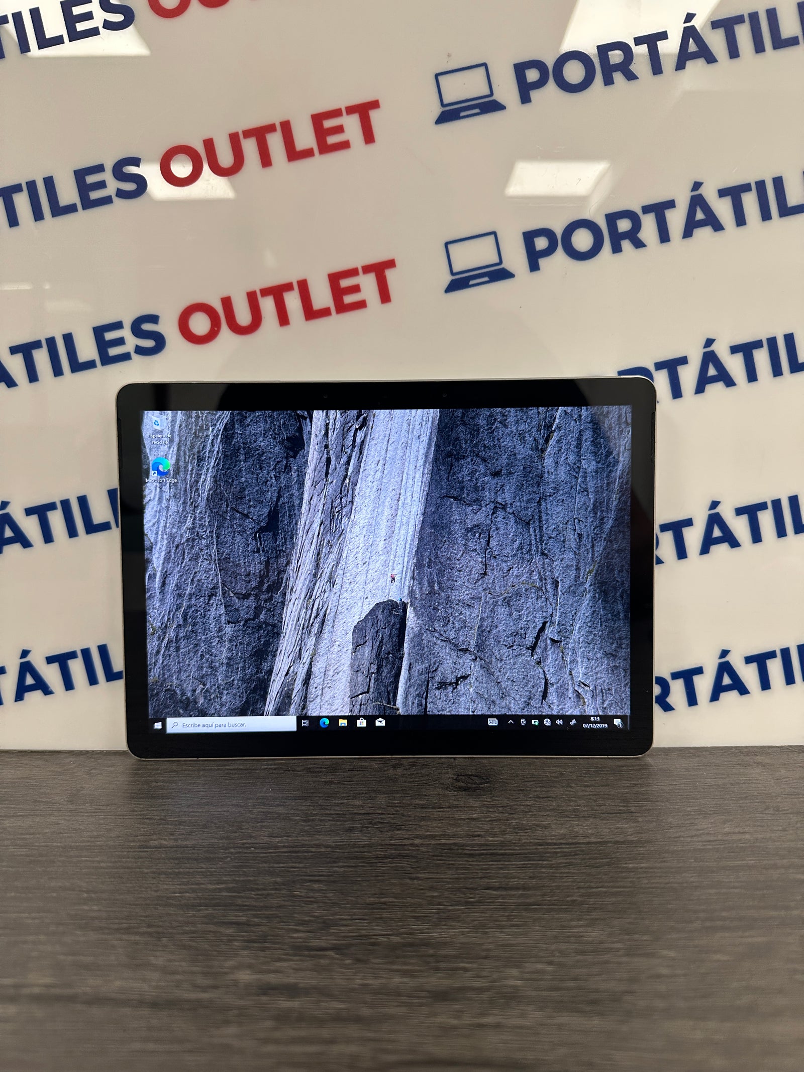 Microsoft Surface GO 2  Core M3 M3-8100Y 1.1GHz (Total: 2 cores) 8GB 128GB SSD - Portátiles Outlet