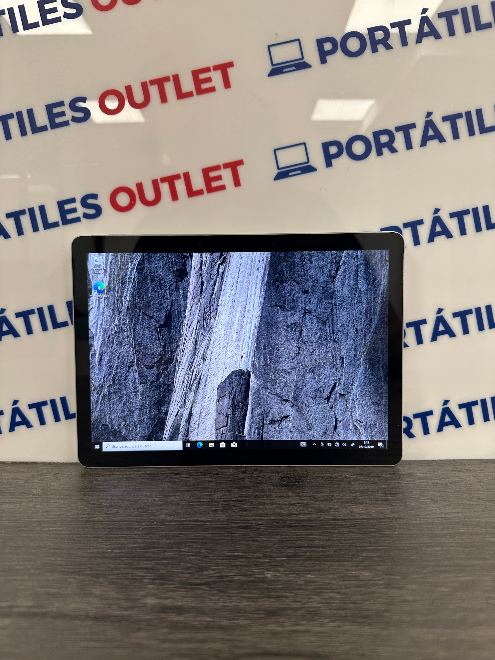 Microsoft Surface GO 2  Core M3 M3-8100Y 1.1GHz (Total: 2 cores) 8GB 128GB SSD - Portátiles Outlet