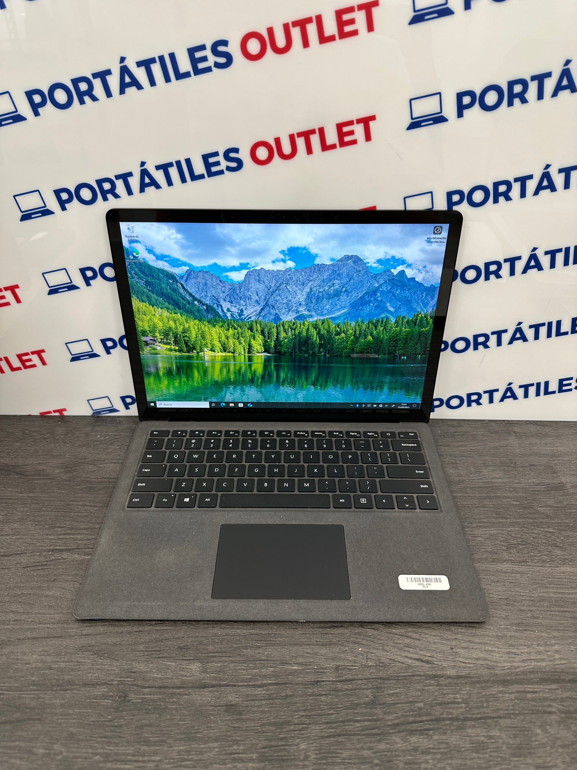Microsoft Surface Laptop 2  Core i7 i7-8650U 1.9GHz (Total: 2 cores) 8GB 256GB SSD