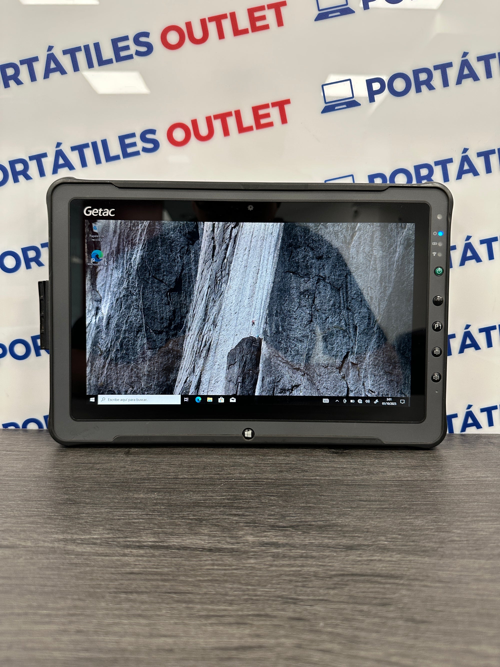 Getac Rugged F110 Core i7 i7-6500U 2.5GHz (Total: 2 núcleos) 8GB 256GB SSD
