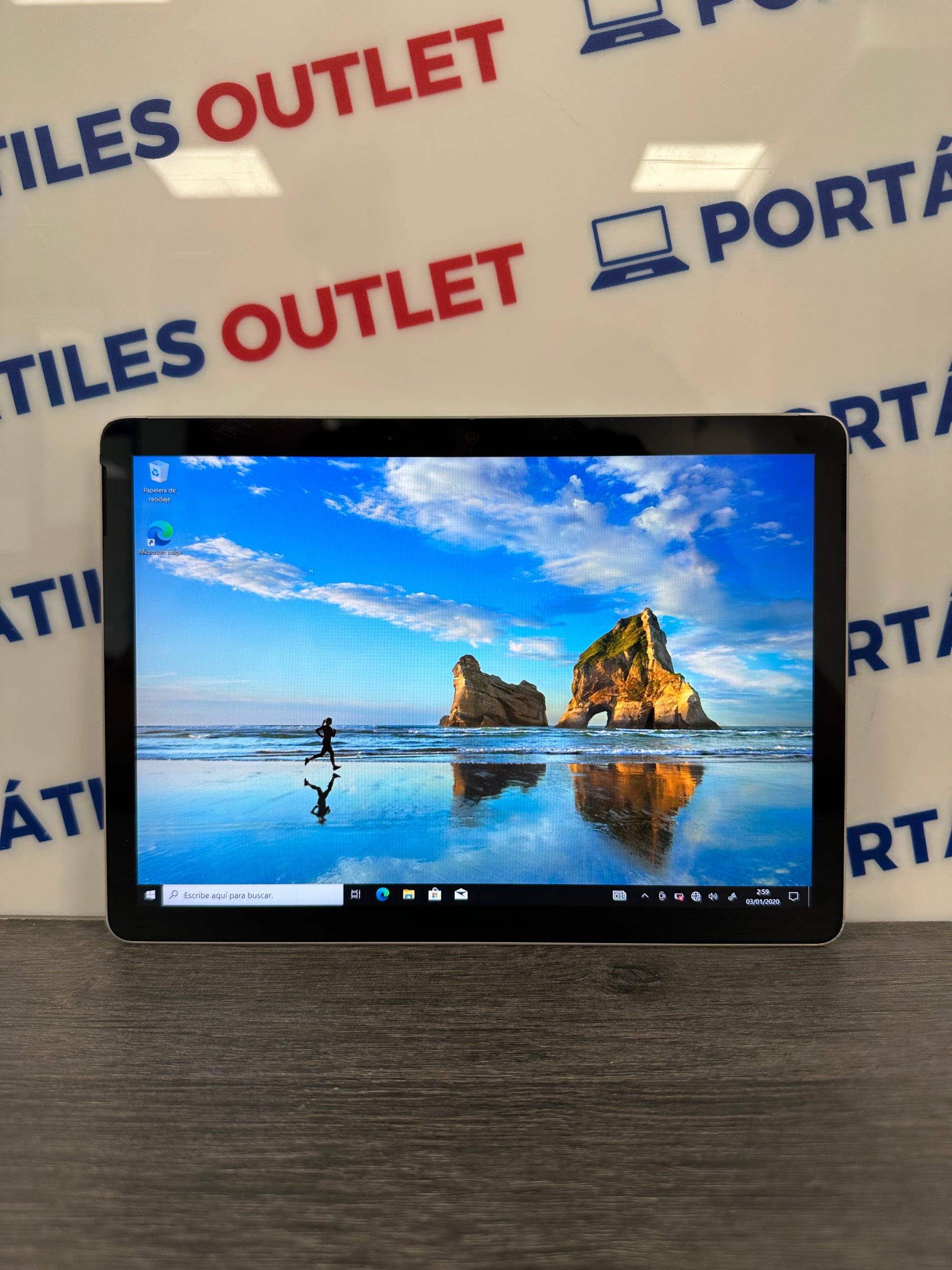 Microsoft Surface GO Core M3 M3-8100Y 1.1GHz (Total: 2 cores) 8GB 128GB SSD