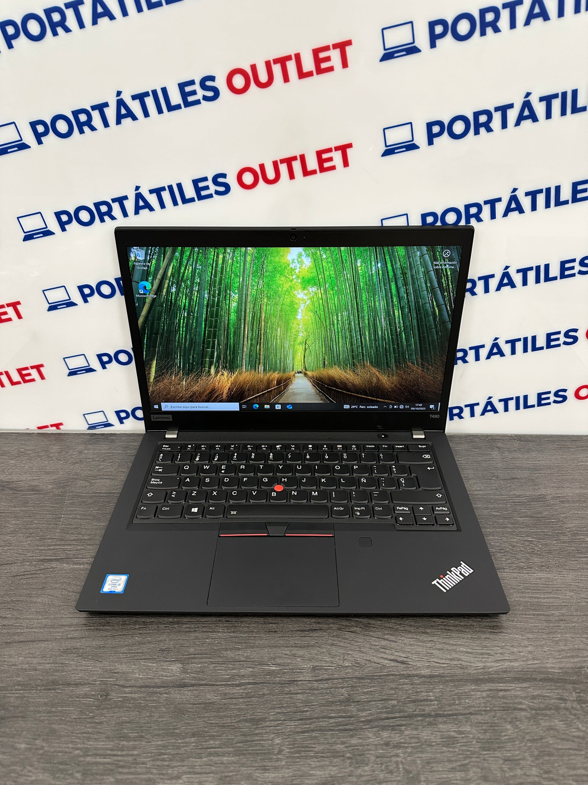 Lenovo Thinkpad T490 Core i5 i5-8365U 1.6GHz (Total: 4 cores) 16GB 256GB SSD