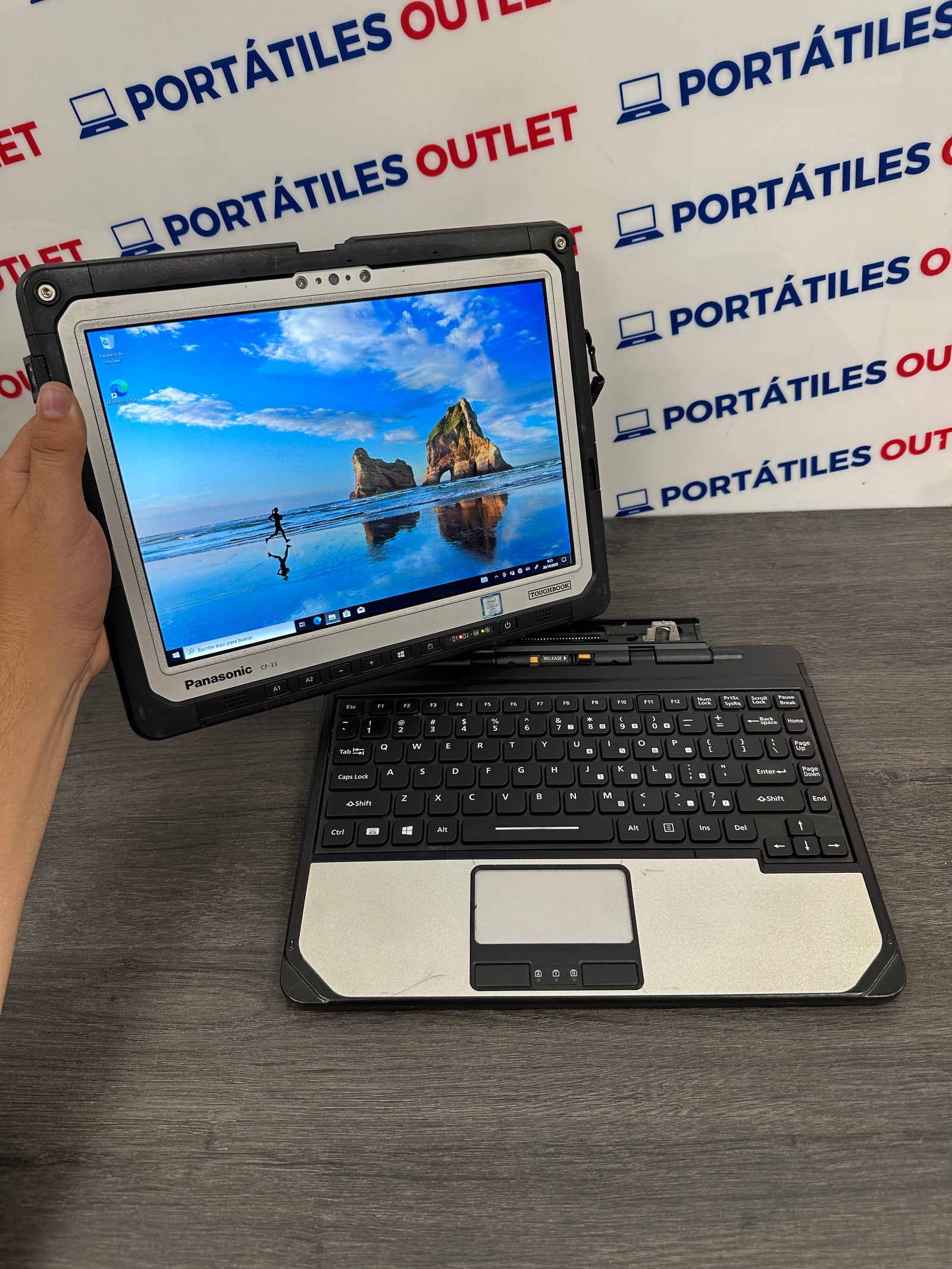 Panasonic ToughBook CF-33 Core i5 i5-7300U 2.6GHz (Total: 2 cores) 8GB 256GB - Portátiles Outlet